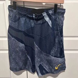NIKE dri-fit shorts. Excellent condition. Size medium.